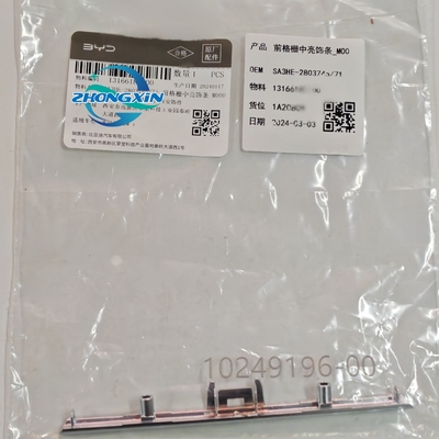 Une bande de garniture lumineuse dans la grille avant SA3HE-2803745/71 pour BYD SONG PLUS Upgrade